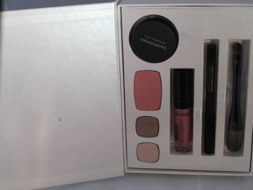 Bare Minerals By Popular 7 teilige Collection im,,Buch"